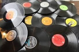 The Resurgence of Vinyl Record Players and Vinyl Records