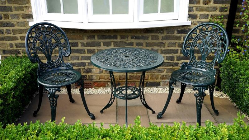 Tips to Protect Your Garden Furniture All Year Round