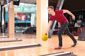 How to Improve Your Bowling Approach and Timing 