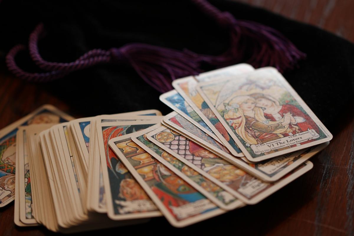 Tarot Cards vs Native American Tarot Cards Explained