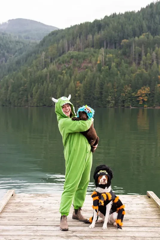 Get your furry friend ready for spooktacular festivities