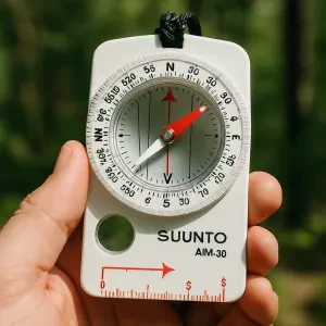 Trust your instincts and find your way with ease using the SUUNTO AIM-30 Compass