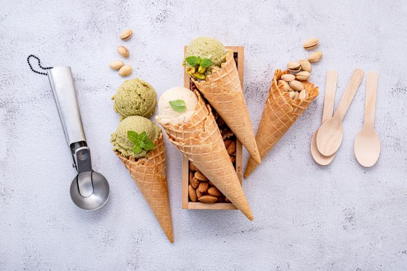 A comprehensive guide to the key differences between ice cream and gelato