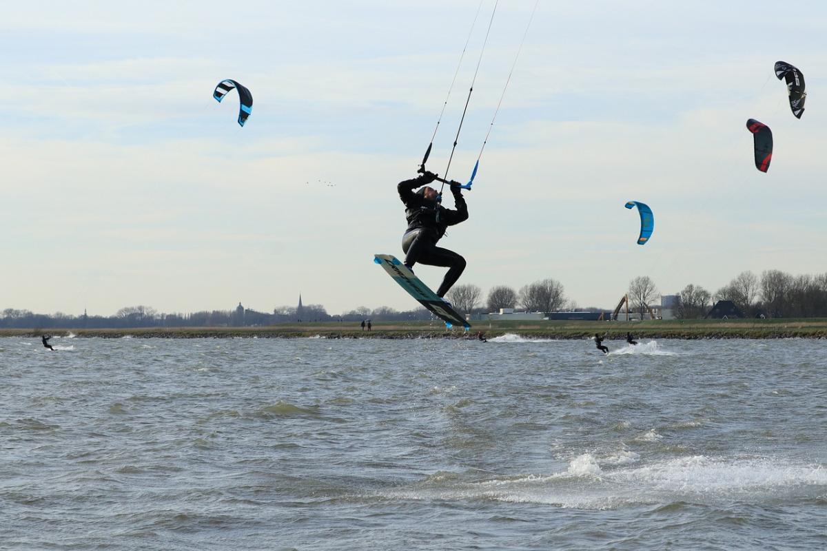 A Newbie's Guide to Learning Kitesurfing: Tips and Tricks for Getting Started