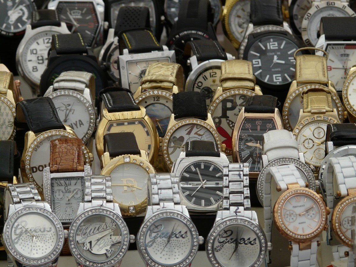 Essential Watch Features: Your Ultimate Guide