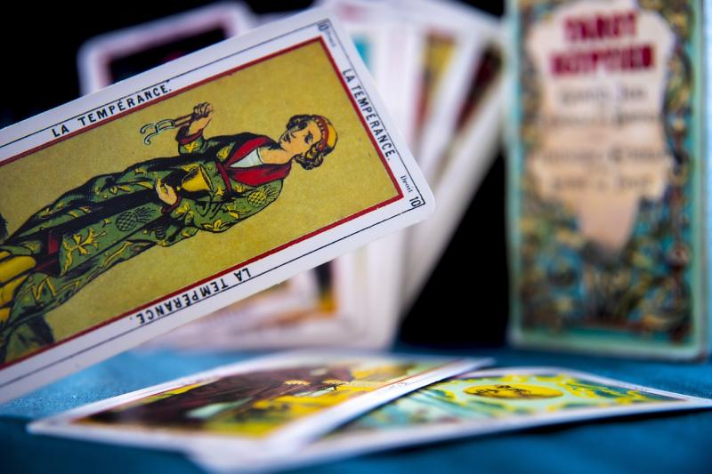 How to Shuffle Tarot Cards like a Pro