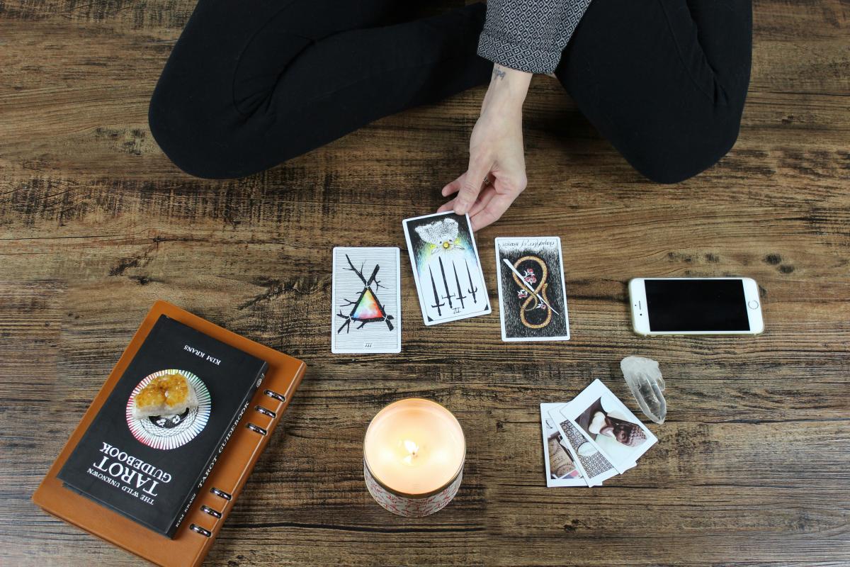 The Power of Intuition in Tarot Readings