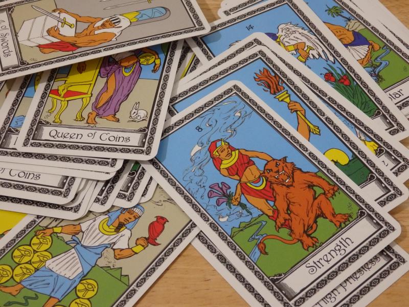 Understanding the differences between Major and Minor Arcana cards
