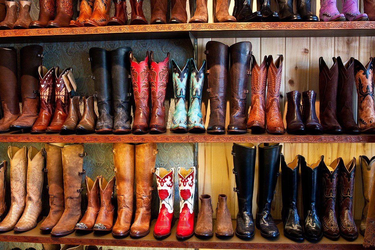 Tips for selecting stylish cowboy boots.