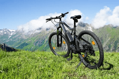 Essential tips and strategies for effectively navigating electric bikes on diverse terrain safely