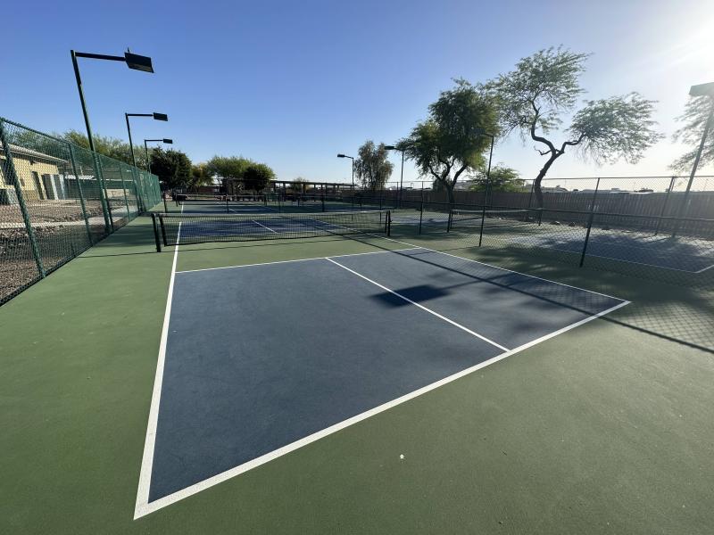 Comparing Pickleball and Tennis for Your Game Preferences