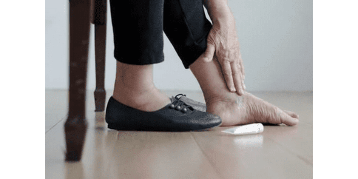 Best Diabetic Shoes for Senior Women in 2025