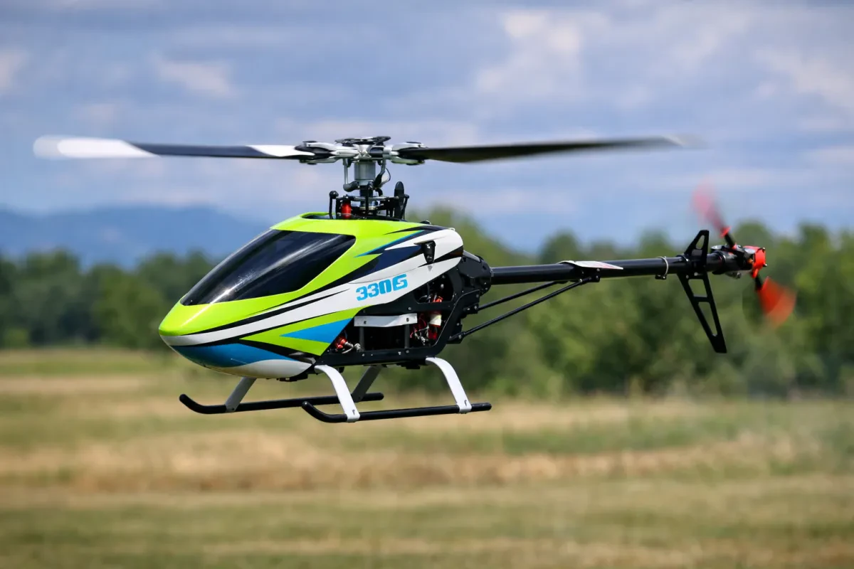 Blade RC Helicopter 330 S Review