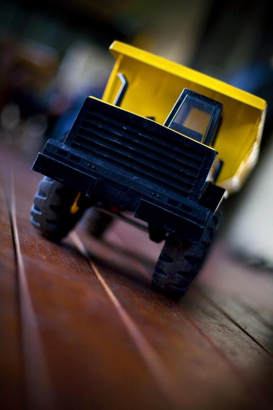 An in-depth look at the impressive features of the Tonka Mighty Dump Truck