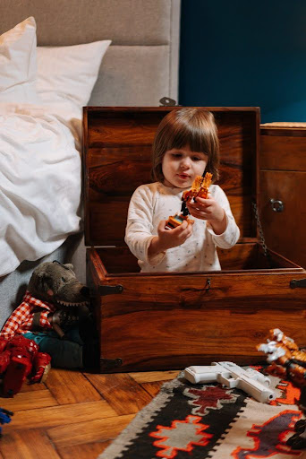 memories-of-a-wooden-toy-chest