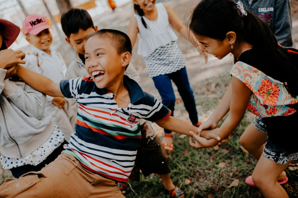 benefits-to-raising-happy-healthy-kids