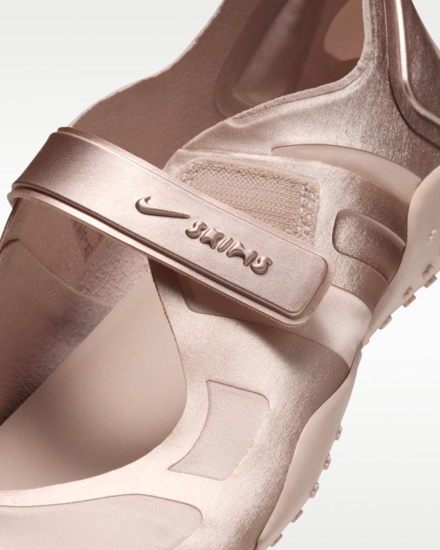 NikeSKIMS Rift Satin