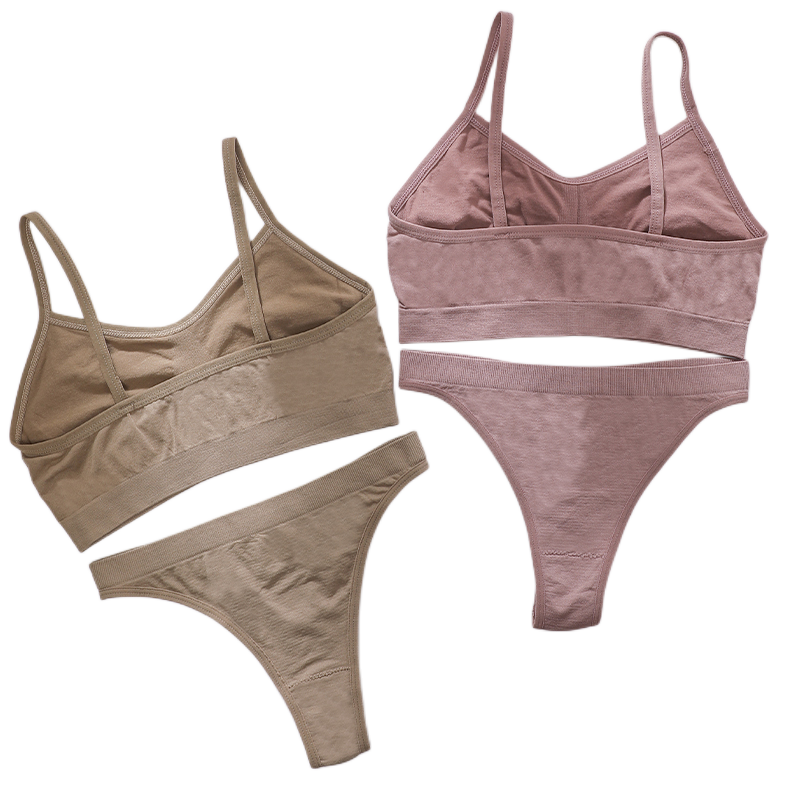 Seamless Sports Bra Set with Low Waist Thongs