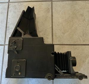 Vintage/Antique Auto Graflex Camera With Cooke Tessar Lens (21D)