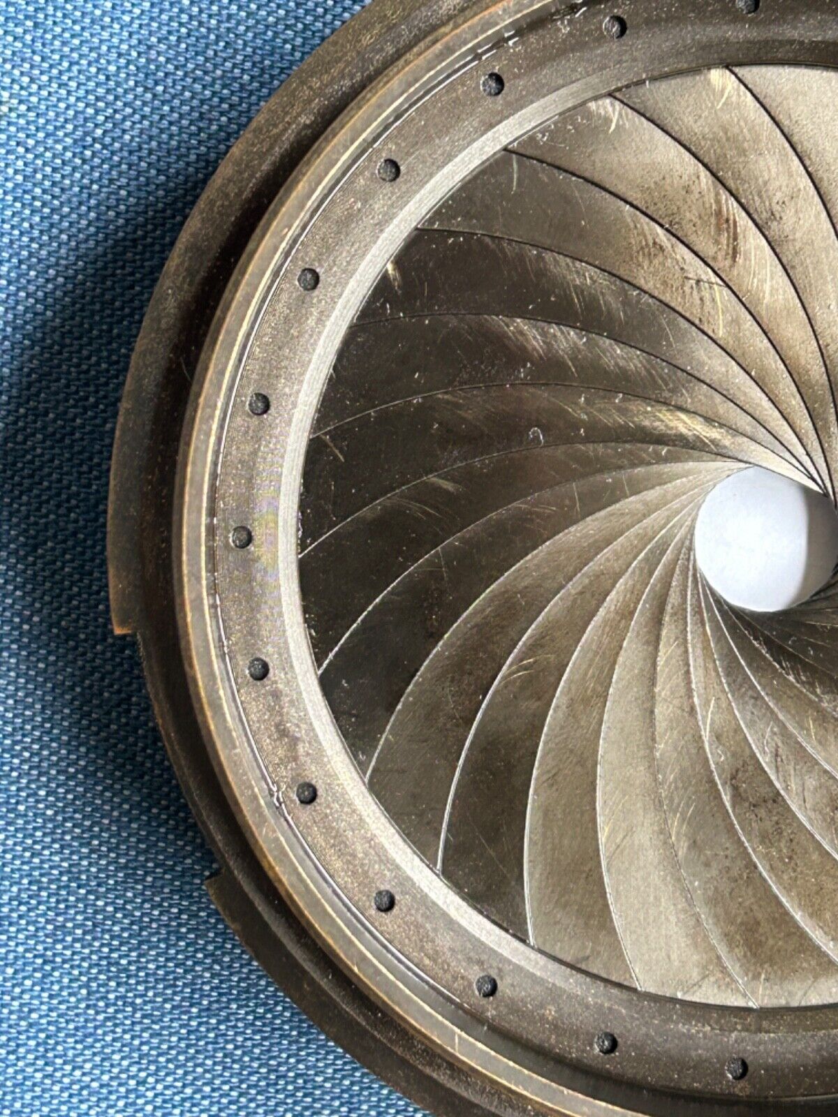Solid Brass Military Diaphragm Lens with 25 Blades