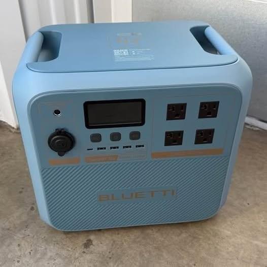 BLUETTI Pioneer Na 1500W Portable Power Station