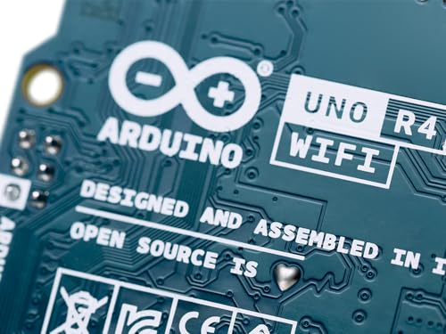 Arduino UNO R4 WiFi - Renesas RA4M1 / ESP32-S3