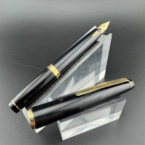 Sailor 21K Gold Medium Nib Pocket Fountain Pen
