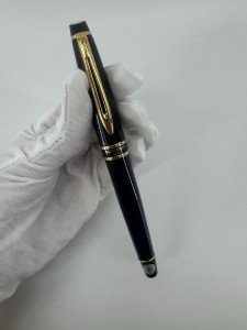 Waterman Paris Expert Black Fountain Pen - Gold Trim