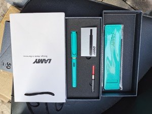 LAMY Safari Limited Edition Luxury Pen Gift