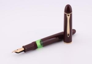 Pelikan 140 Fountain Pen in Burgundy 14K