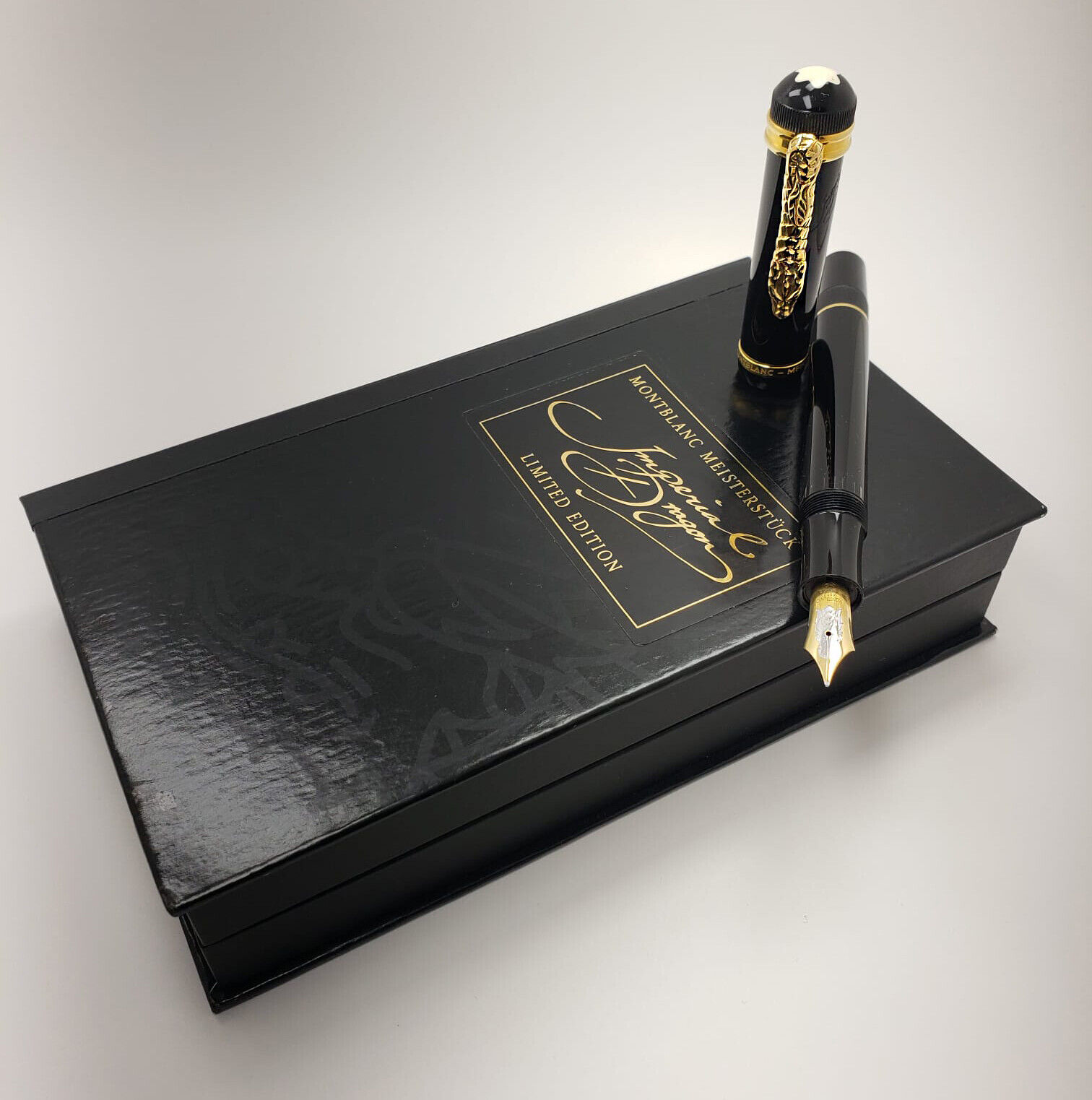 Montblanc Imperial Dragon 888 Gold Fountain Pen