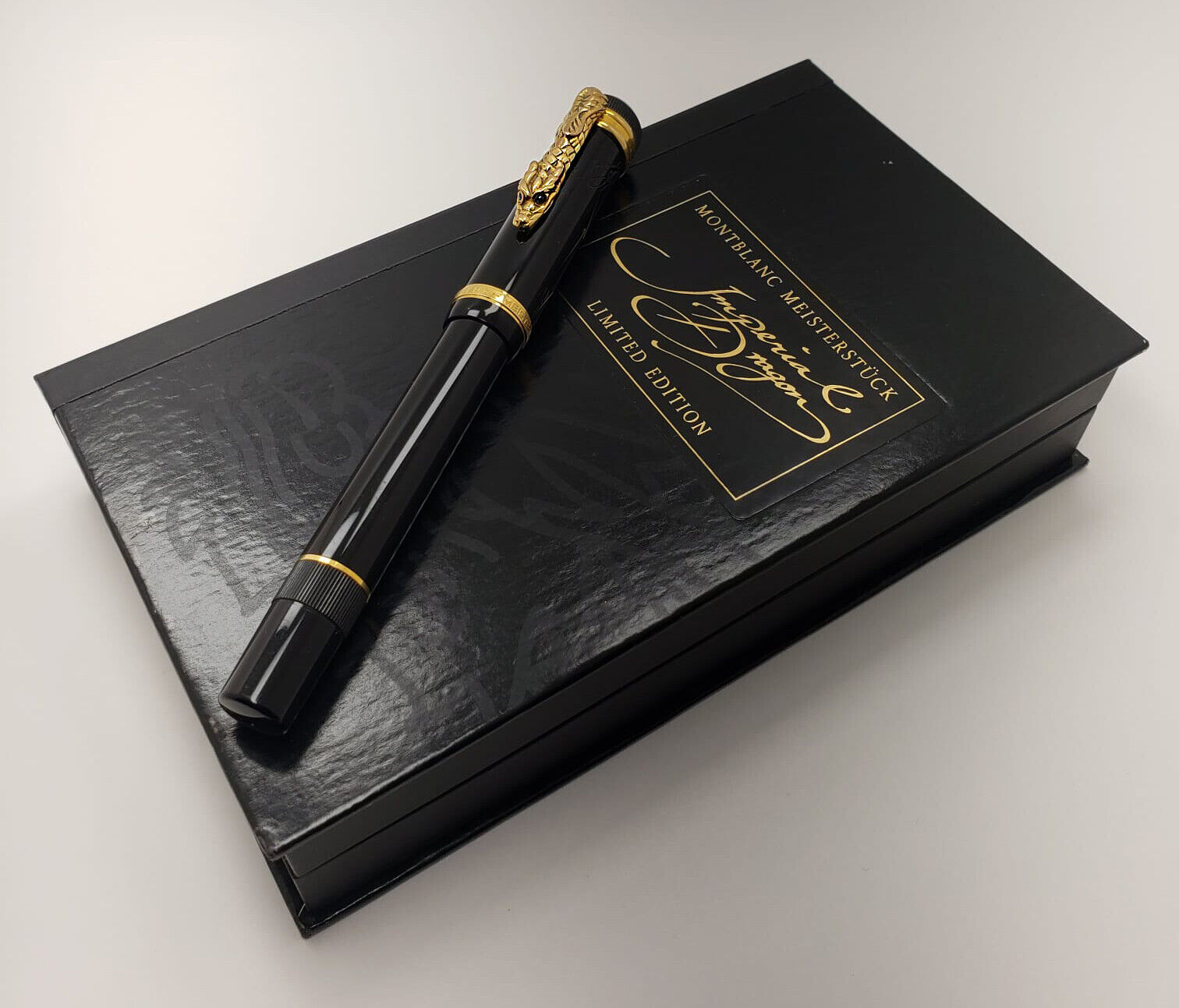 Montblanc Imperial Dragon 888 Gold Fountain Pen