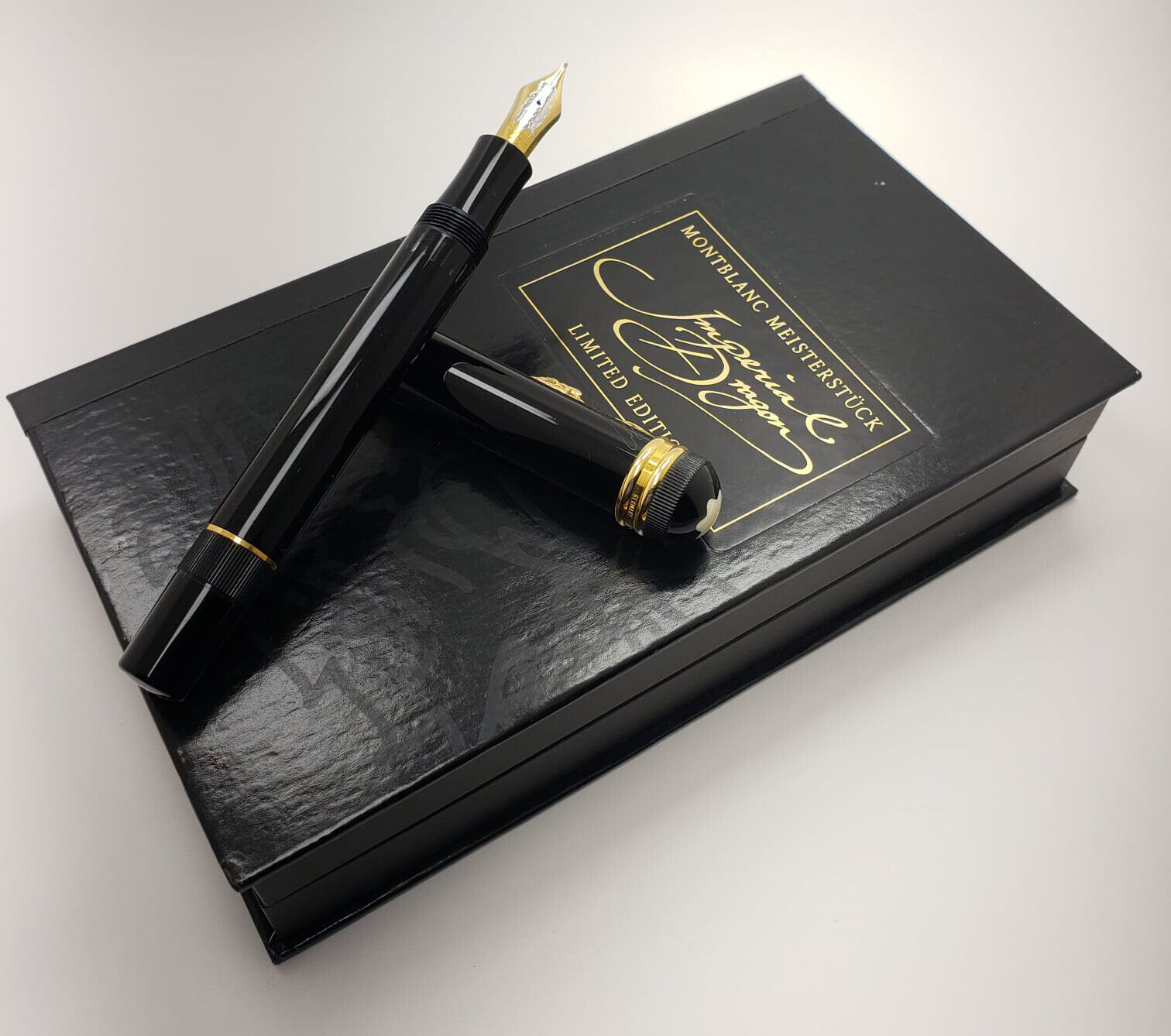 Montblanc Imperial Dragon 888 Gold Fountain Pen