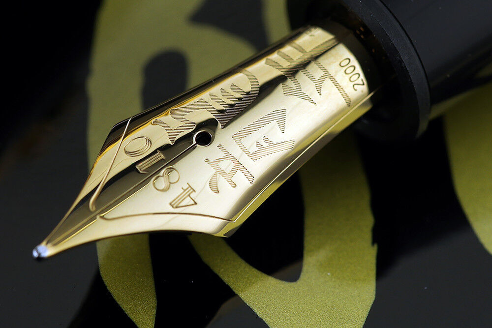 Montblanc Golden Dragon 2000 Fountain Pen #1521 Medium