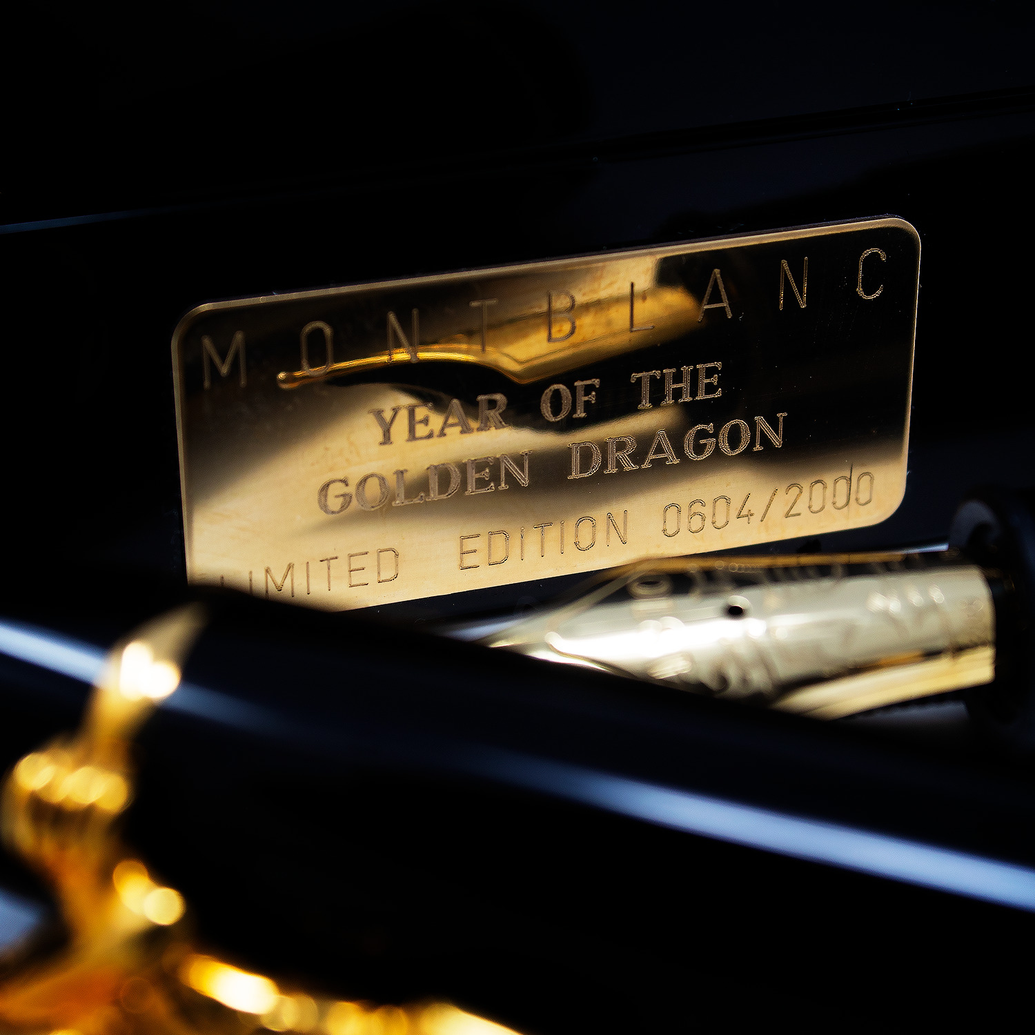 Montblanc Golden Dragon 2000 Fountain Pen #604 Luxury