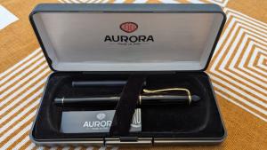 Aurora Ipsilon Black Lacquer Fountain Pen with Gold
