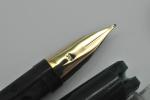 Montblanc 320 Fountain Pen - Vintage Green 14K Nib