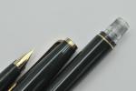 Montblanc 320 Fountain Pen - Vintage Green 14K Nib