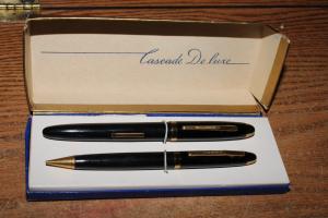 Vintage Cascade Deluxe Fountain Pen and Pencil Set