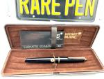 MONTBLANC 32 Vintage Black Fountain Pen 14K Nib