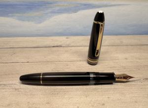 MONTBLANC Meisterstuck 146 Black & Gold Fountain Pen