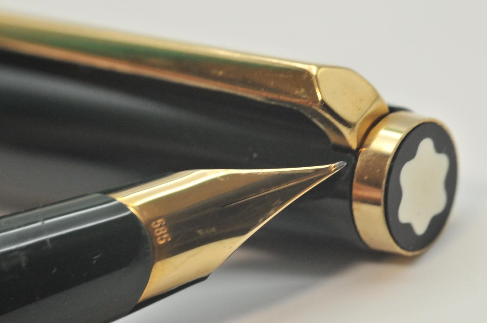 Montblanc Vintage 320 Fountain Pen Green 14K Nib