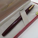 Burgundy Vintage Parker Fountain Pen - Medium Nib