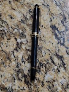 Montblanc Meisterstück Gold Trim Ballpoint Pen