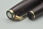 Montblanc 121 Vintage Fountain Pen Burgundy 18K Nib