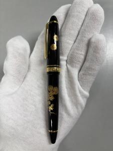 Sailor 1911 Fountain Pen - Golden Chrysanthemum Maki-e