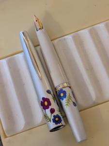 Vintage BC Flower Pattern Pilot Fountain Pen