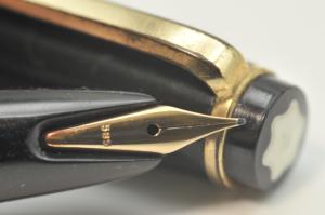 Montblanc No.32 Vintage Fountain Pen 14K Fine