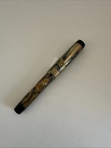 Parker Duofold Vintage Gold Fountain Pen Collectible