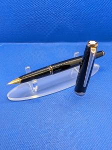 Montblanc 121 Vintage Fountain Pen with 18k Nib